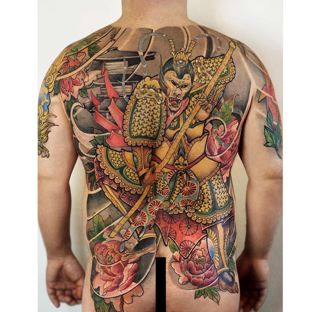 a man with a narben tattoo on his back, berlin, germany