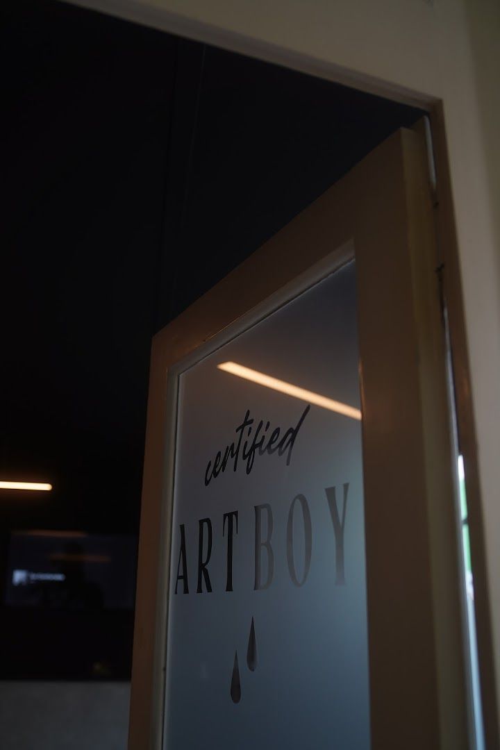 a sign that says,'after artoy '