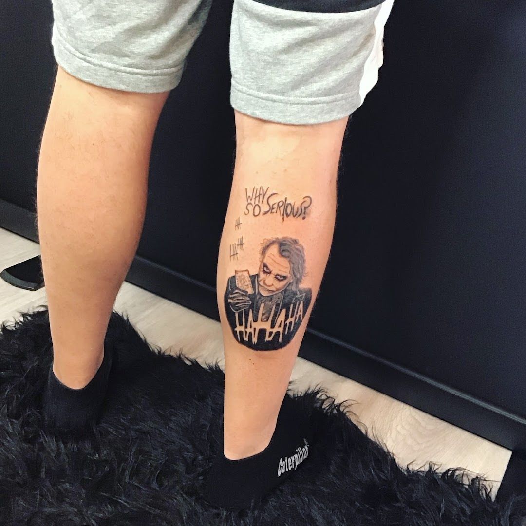 a woman with a narben tattoo on her leg, neunkirchen, germany