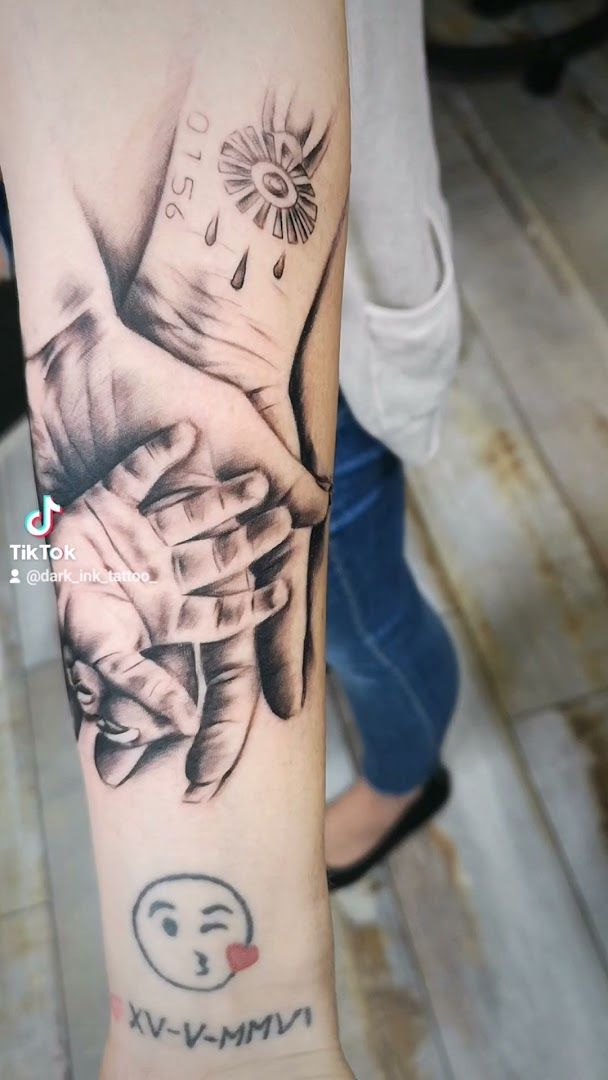 Dark Ink Tattoo