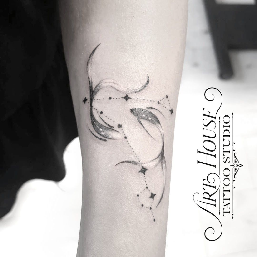 a black and white narben tattoo design on the forearm, bochum, germany