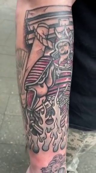 Black Smoke Tattoo Berlin