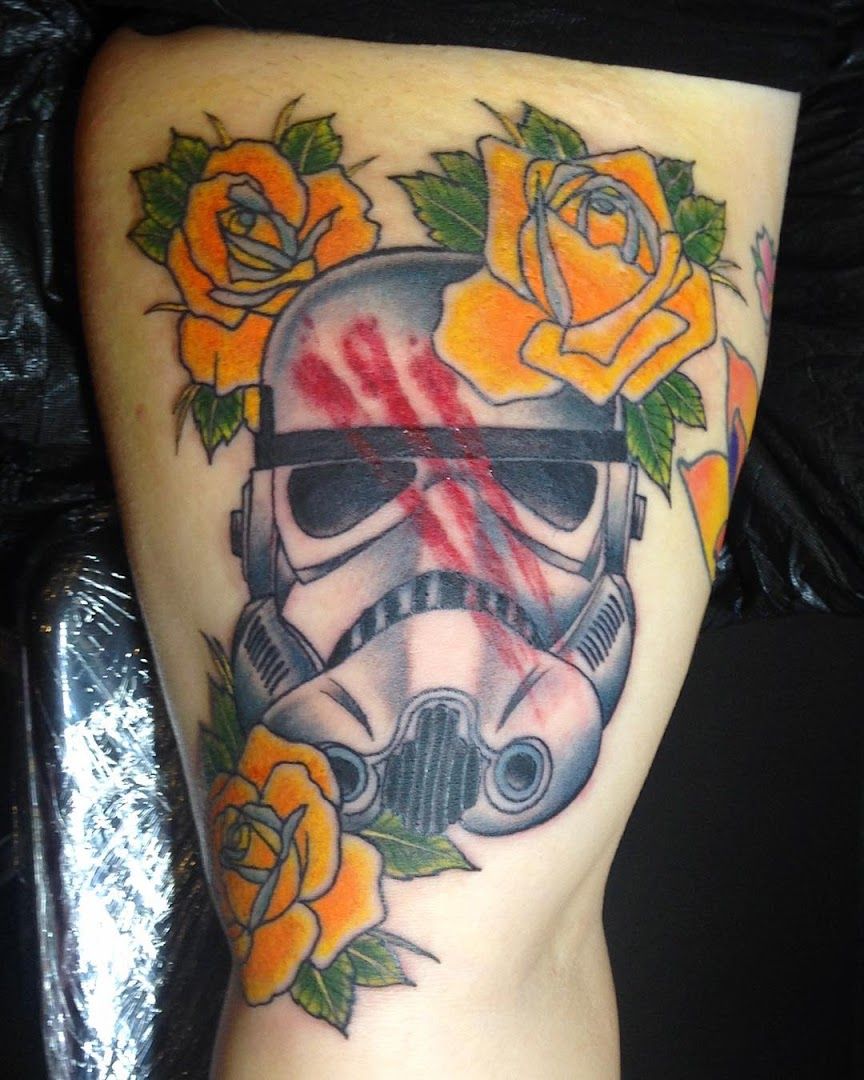 a cover-up tattoo with a storm trooper helmet and roses, kreisfreie stadt bottrop, germany