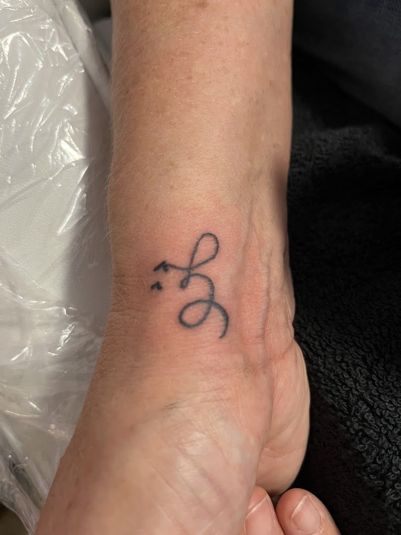 a narben tattoo on the wrist of a person, euskirchen, germany