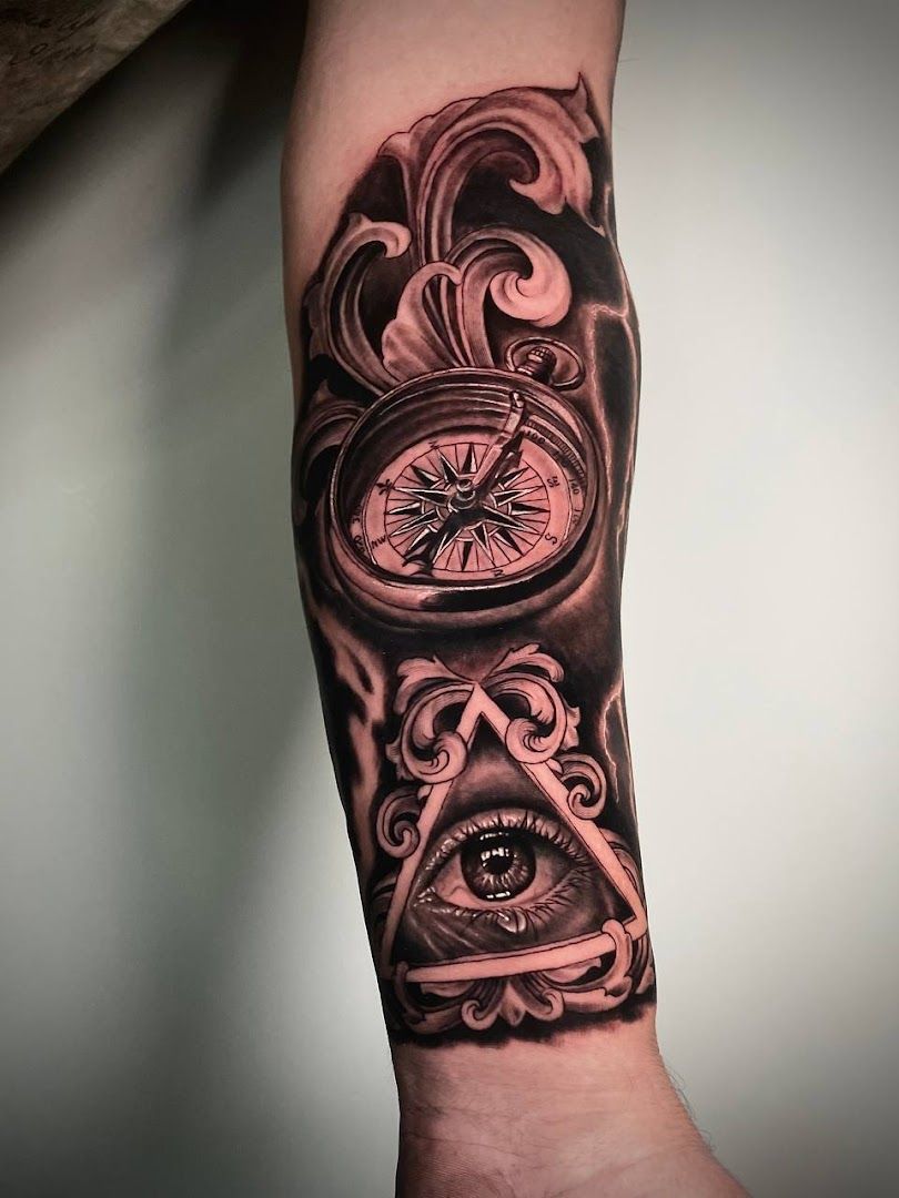 a totenkopf tattoos with a clock and a clock face, schmalkalden-meiningen, germany