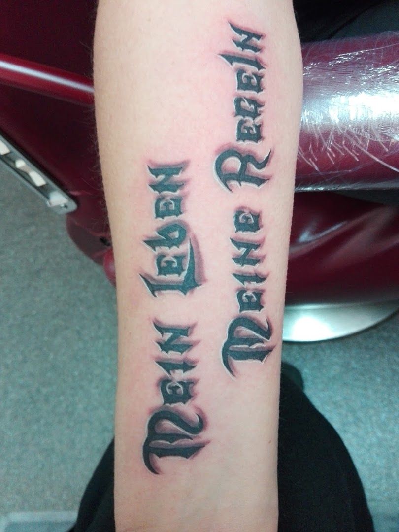 a narben tattoo with the words'i love you ', birkenfeld, germany