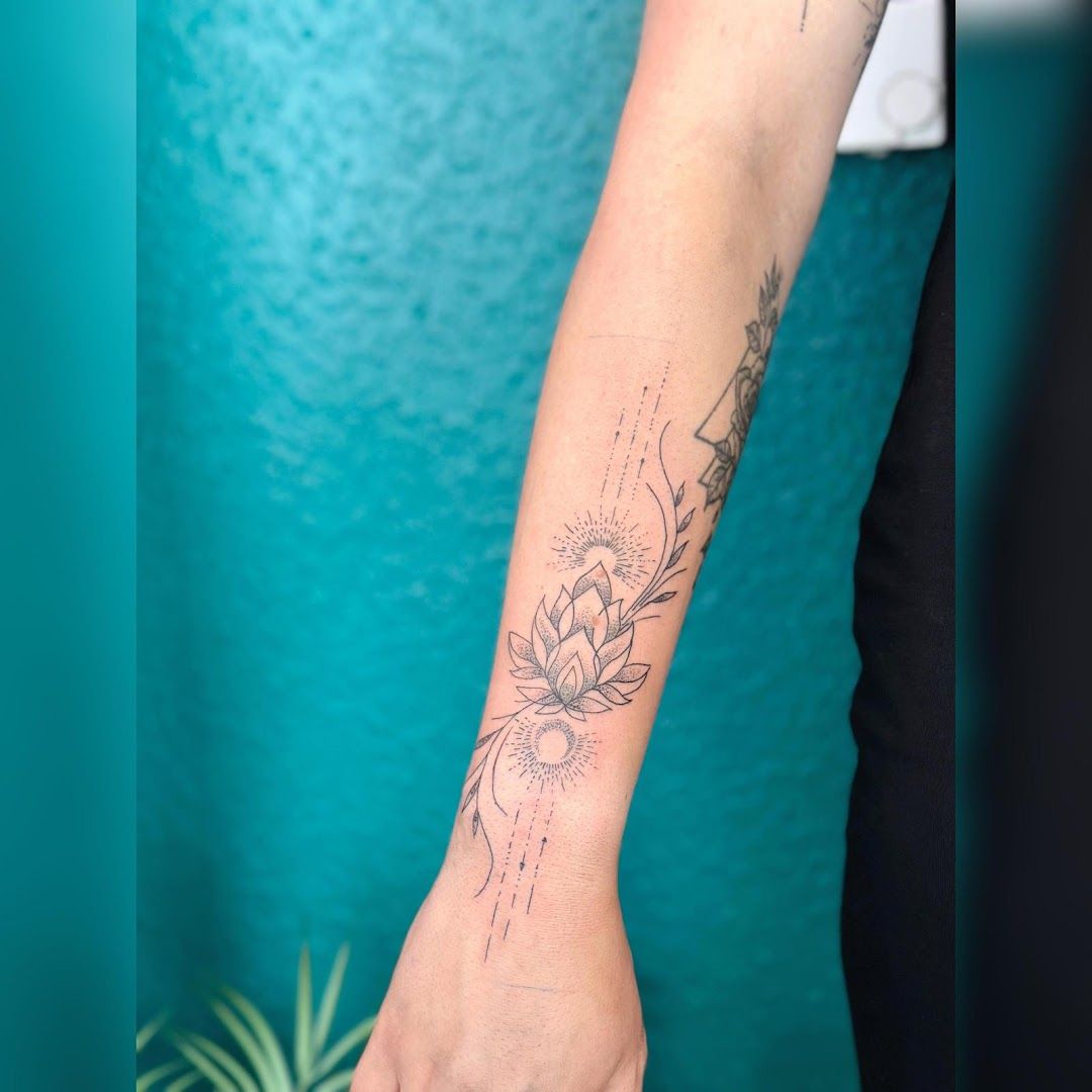 a woman's arm with a narben tattoo design on it, ammerland, germany