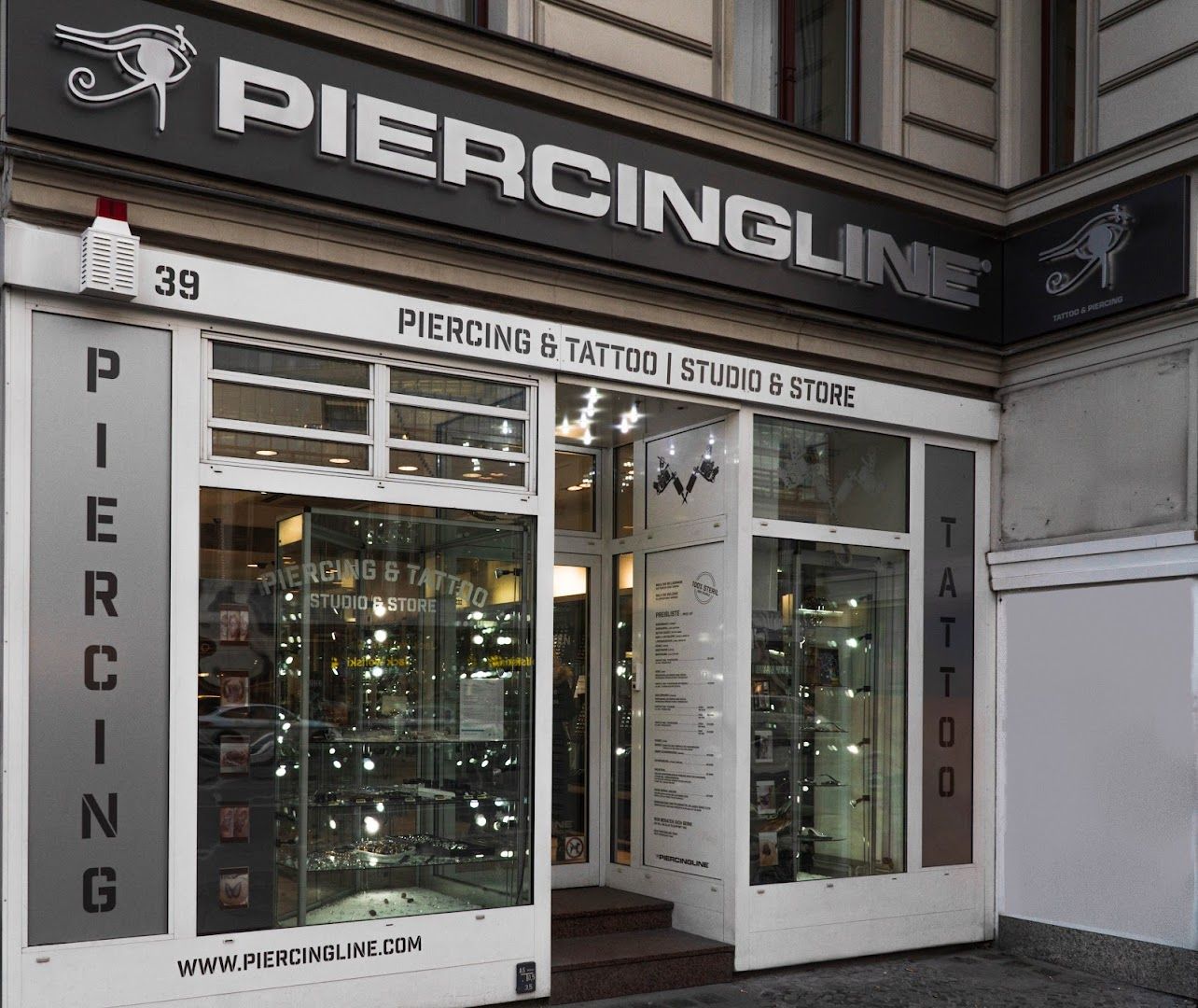 a store front with a sign that says perigi