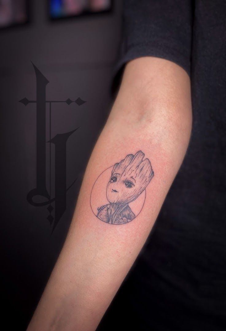 a narben tattoo of a dog with a circle around it, schwalm-eder-kreis, germany