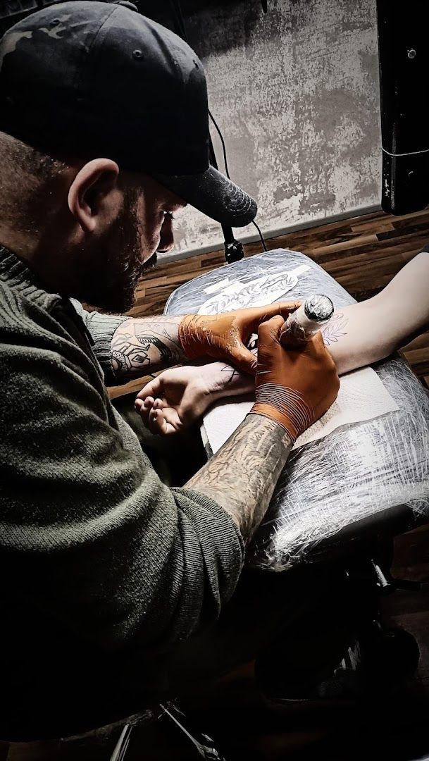 a man with narben tattoos on his arm, hohenlohe, germany