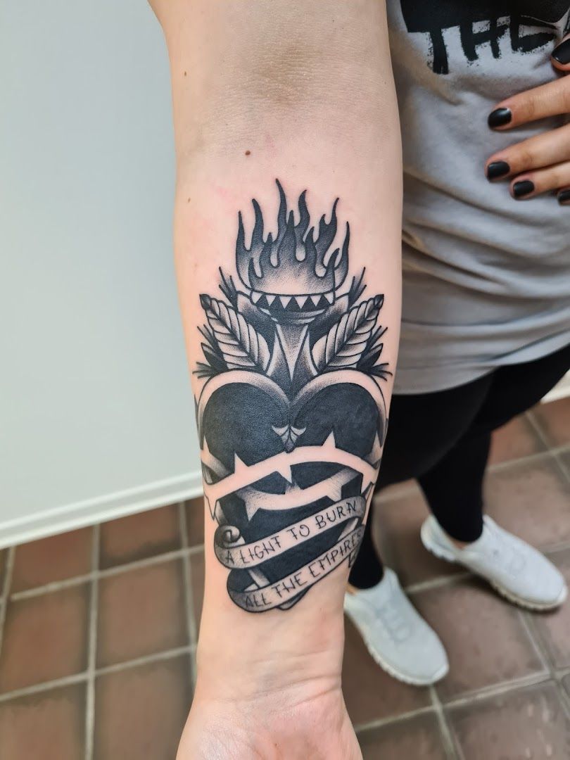 a narben tattoo with a heart and a crown on it, schaumburg, germany