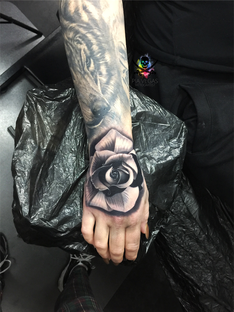 a man with a japanische tattoos in leipzig on his arm, minden-lübbecke, germany