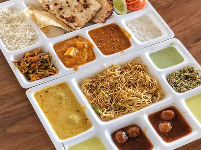 The lunch buffet at Rangmanch Farms