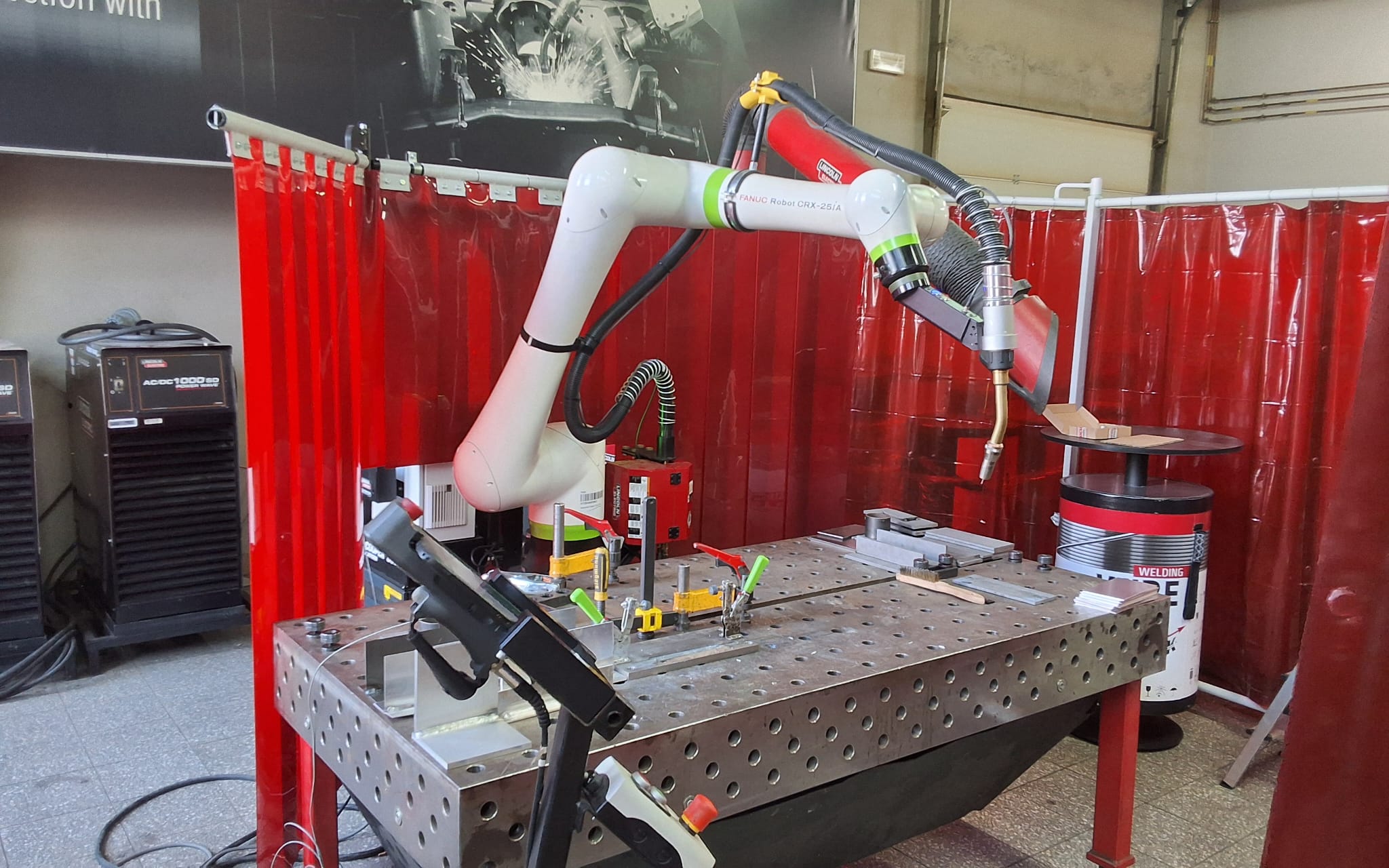Wady i zalety spawania za pomocą robota współpracującego (cobota)?