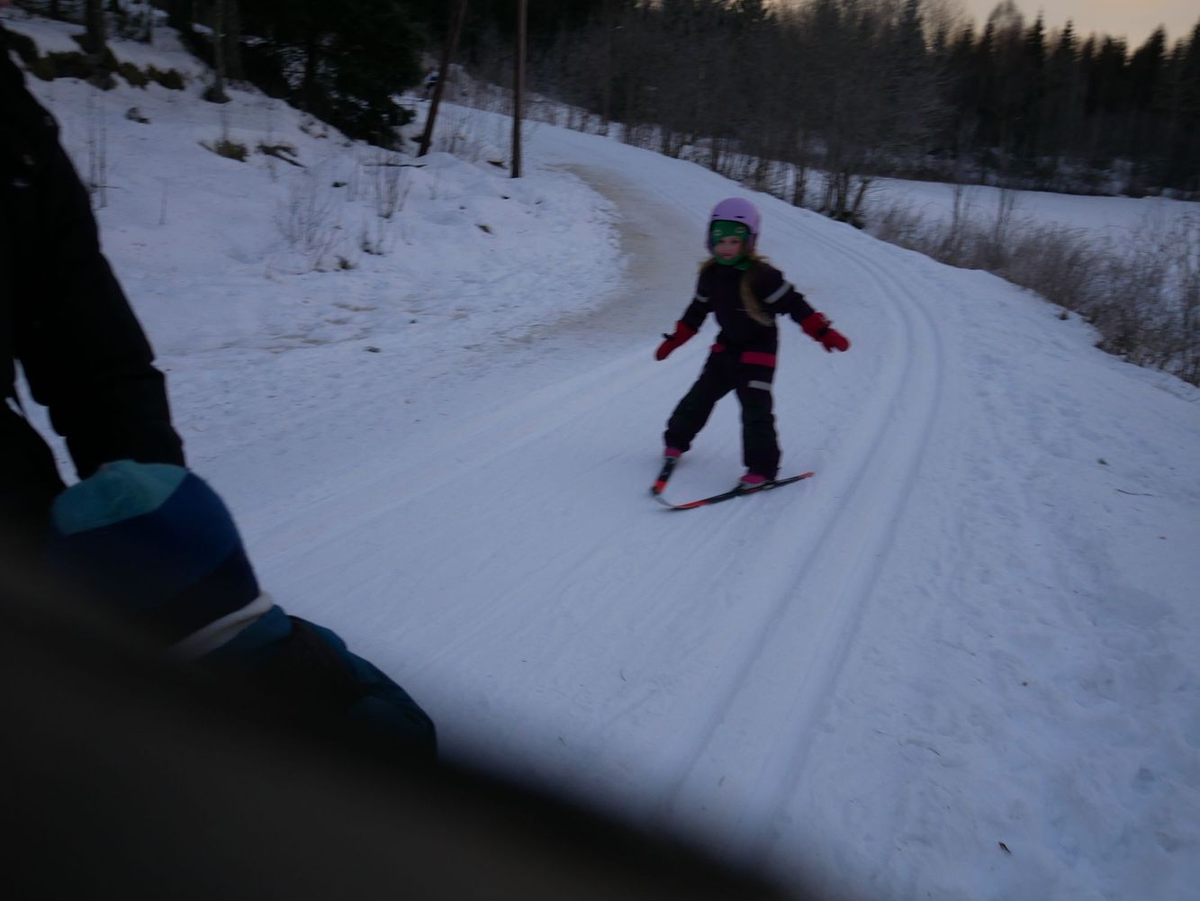 Lillian (7) goes skiing 9.2