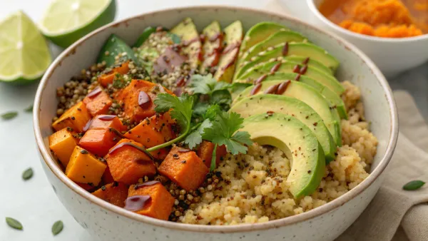 Veganistische Peruaanse quinoa ontbijt bowl