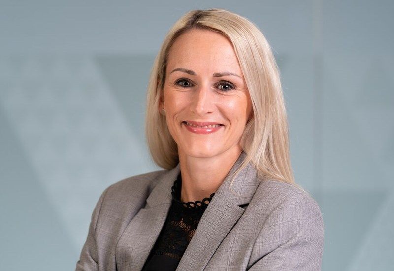 Uk Head Shot Lynne Wilson 003 Col 300dpi