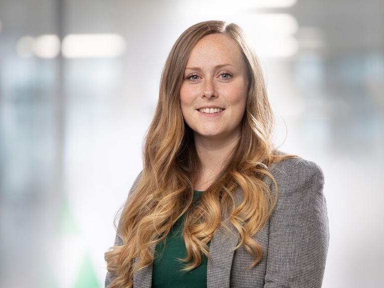 Uk Head Shot Katie Watson Azets Hertford 8 Copy
