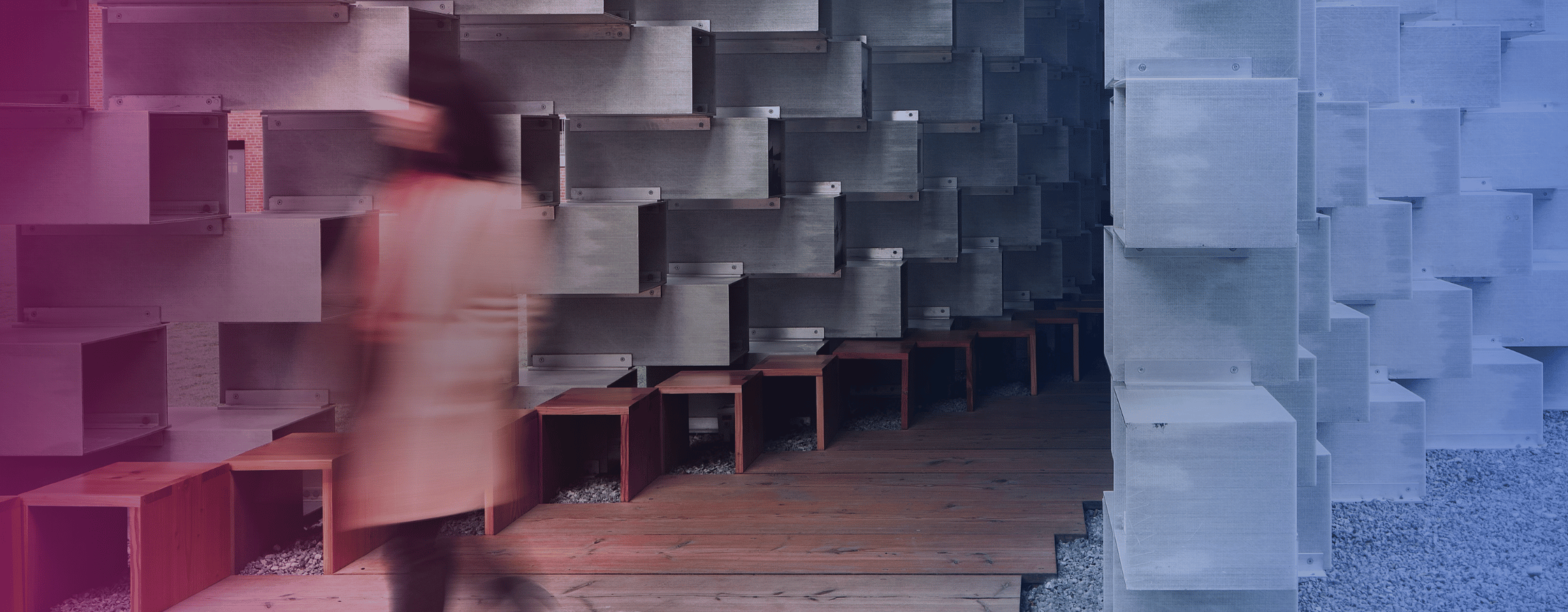 geometrinen-seina 2304x900.png