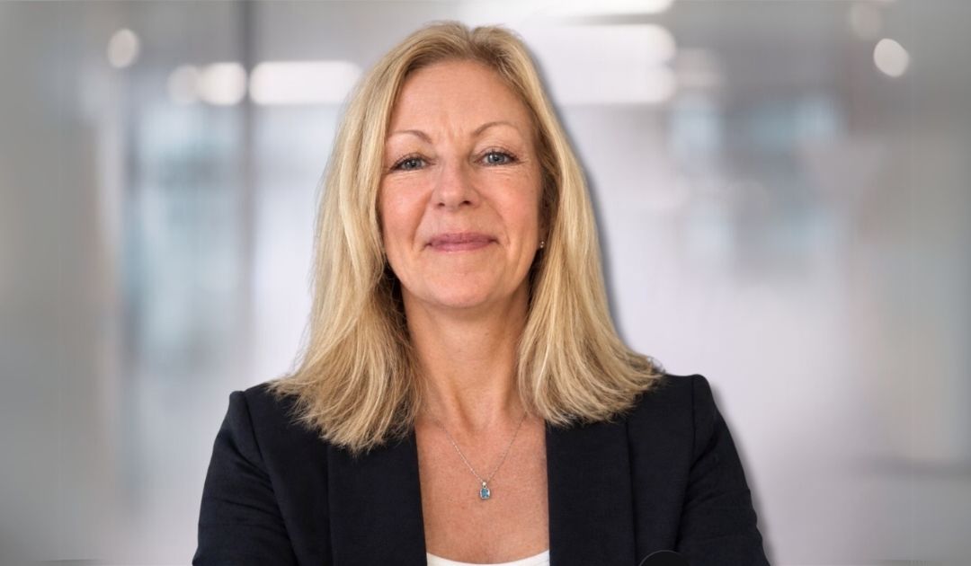 headshot of lisa mead