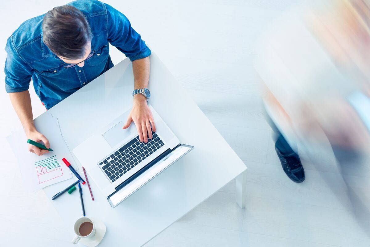 Az Grp 1200x663 Shutterstock 241986757