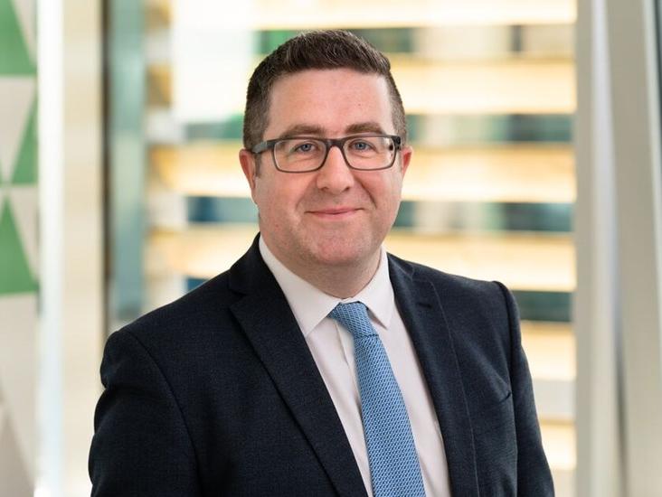 Uk Head Shot David Eardley 001 Col 300dpi