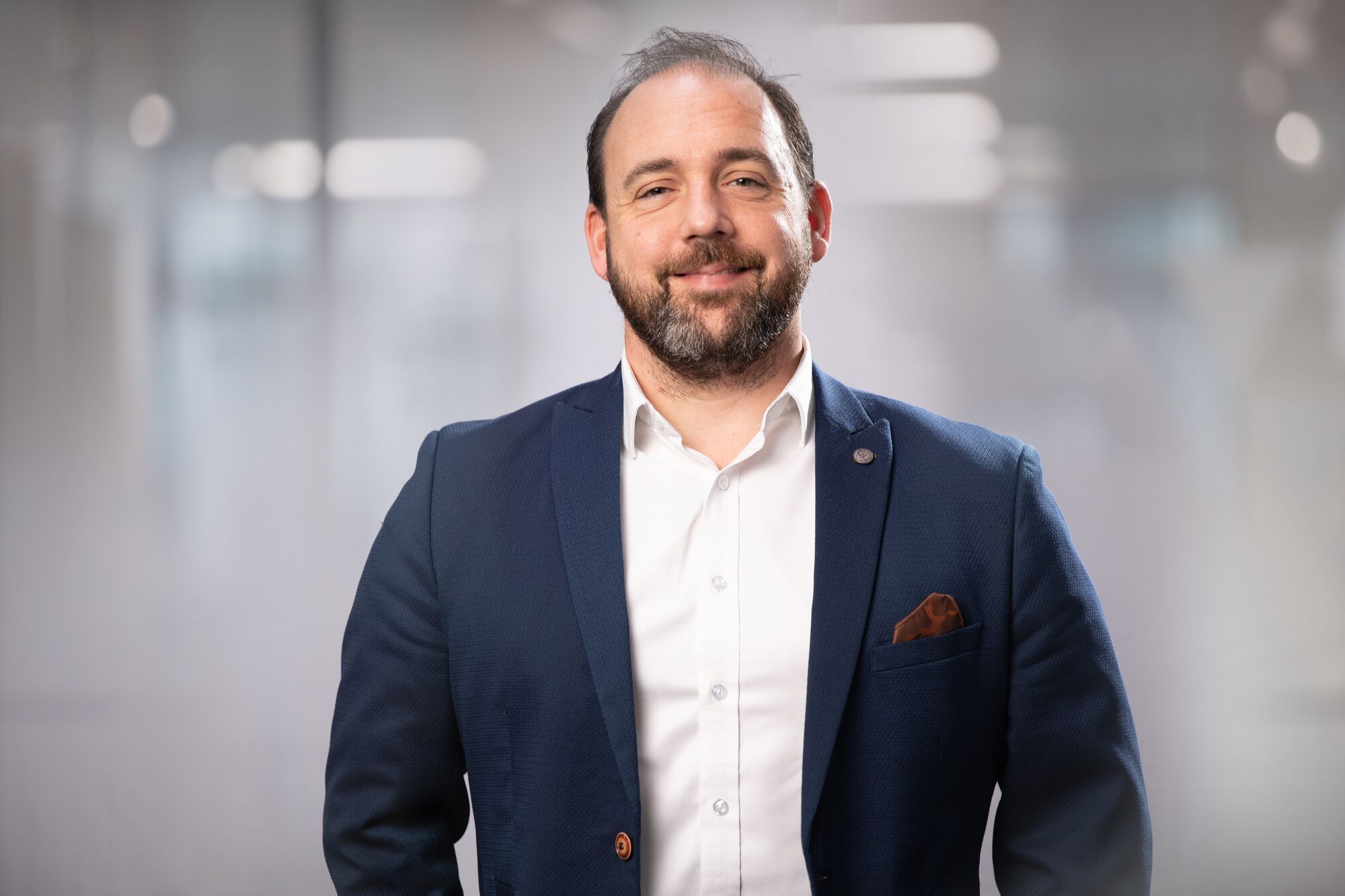 A headshot of Lee Beaumont