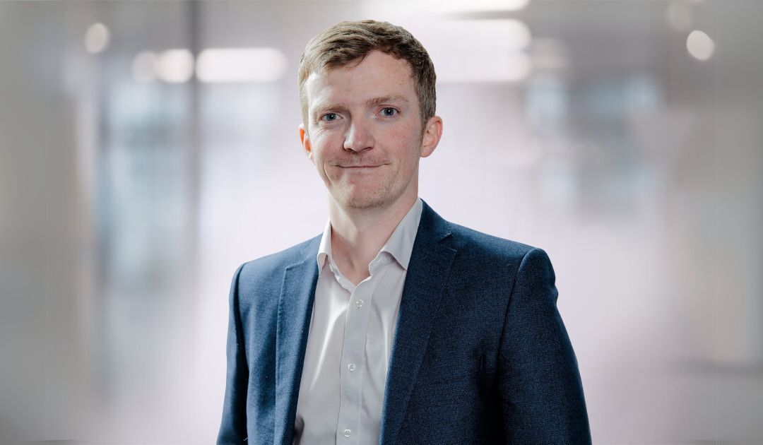 Uk Head Shot Uk Head Shot Gordon Burns 004 Col 300dpi 1