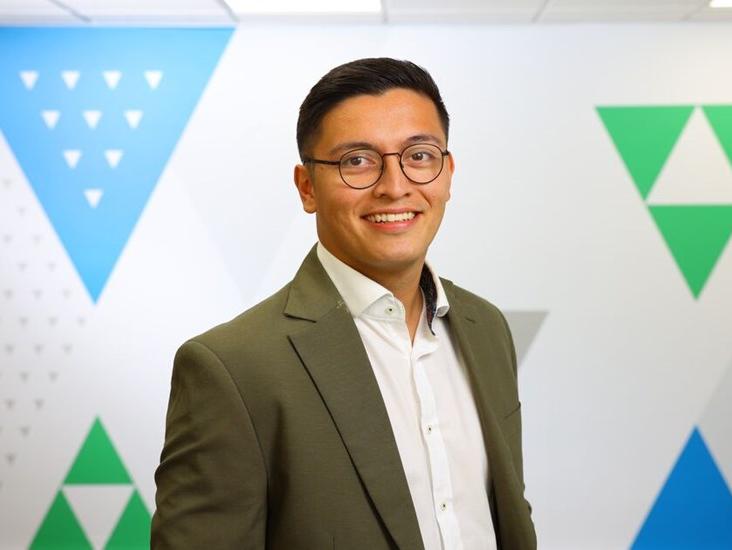 Uk Head Shot Charles Appleby