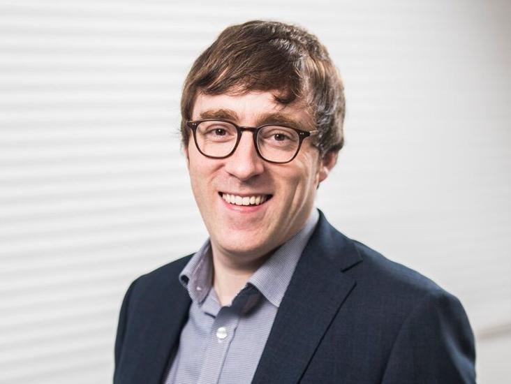 Uk Head Shot Lewis Cross 04 300dpi