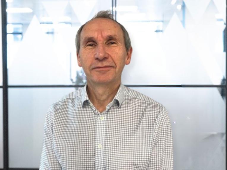 Uk Head Shot Richard Apps Headshot