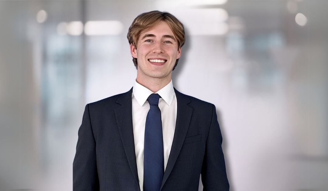 Headshot of tom holmes