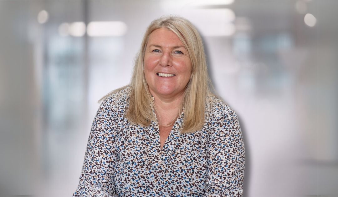 headshot of tracy wood