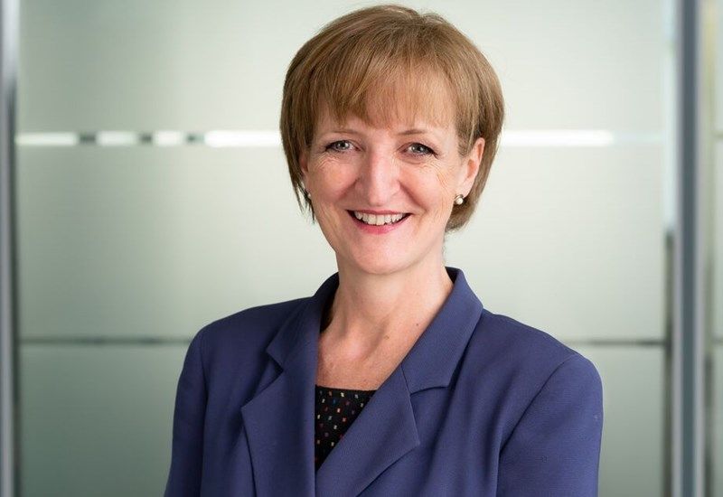 Uk Head Shot Veronica Donnelly 003 Col 300dpi