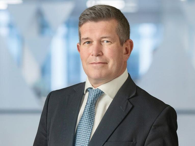 Uk Head Shot Matthew Richards London