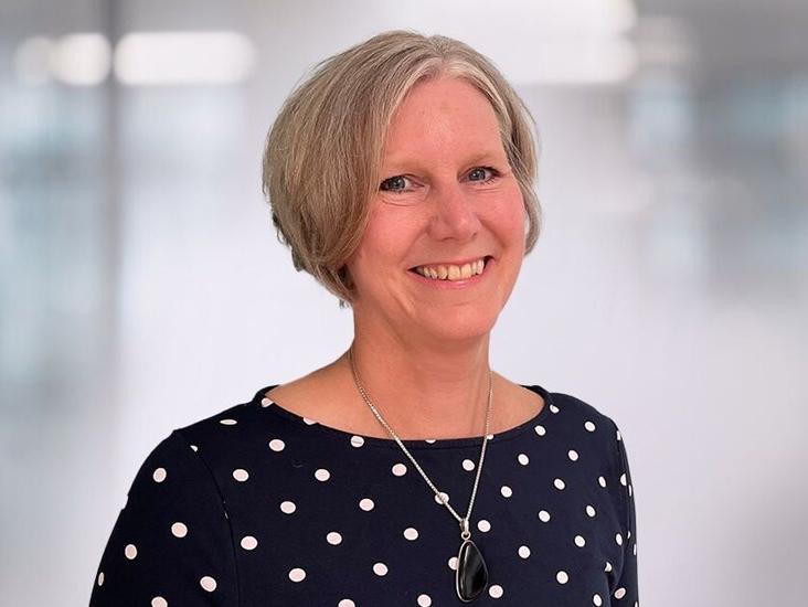 Uk Head Shot Louise Rhoades