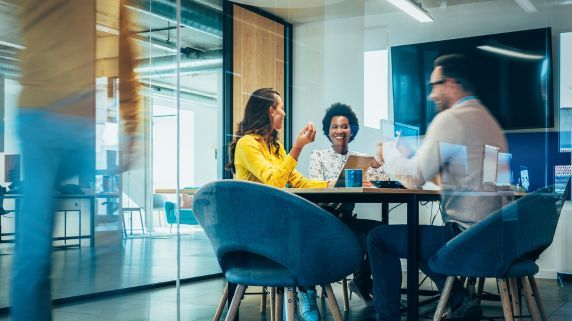 Az Uk Teaser    Rd 1