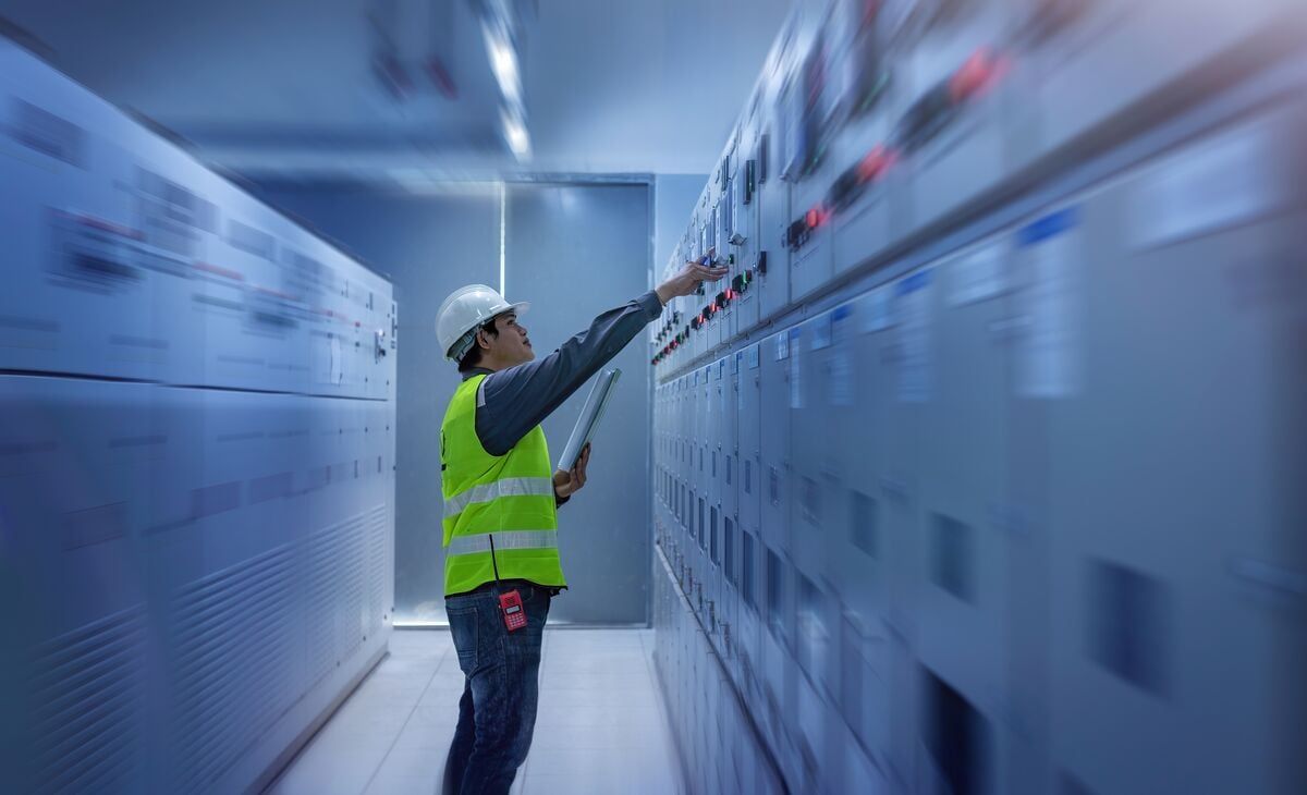 Az Grp 1200x663 Shutterstock 2224099459