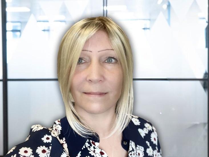 Uk Head Shot Ruth Ireland Headshot
