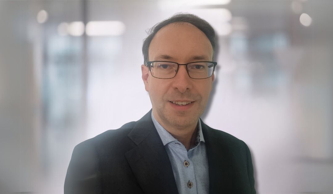 Uk Head Shot Matt Howells Headshot