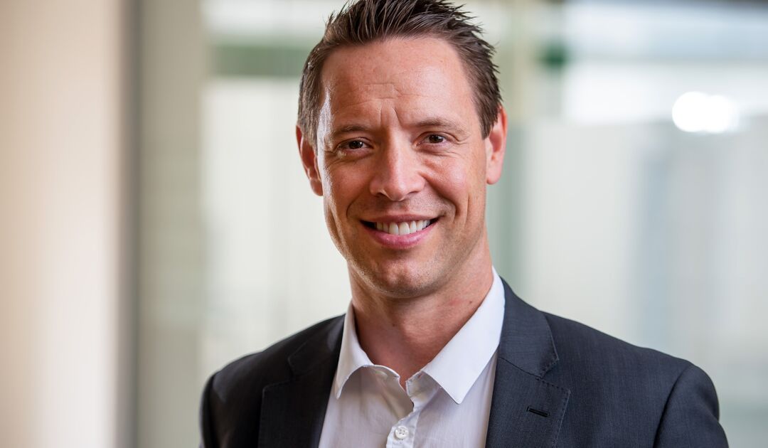 Uk Head Shot Alex Temlett Pc017