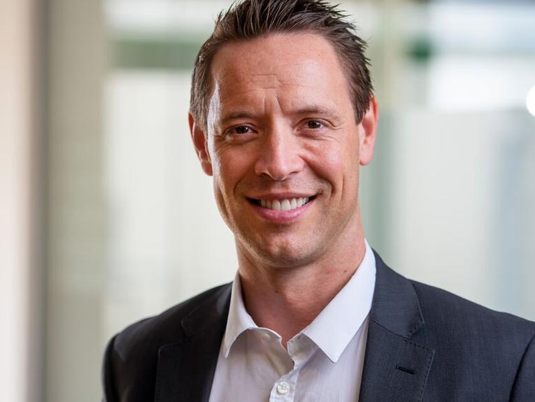 Uk Head Shot Alex Temlett Pc017