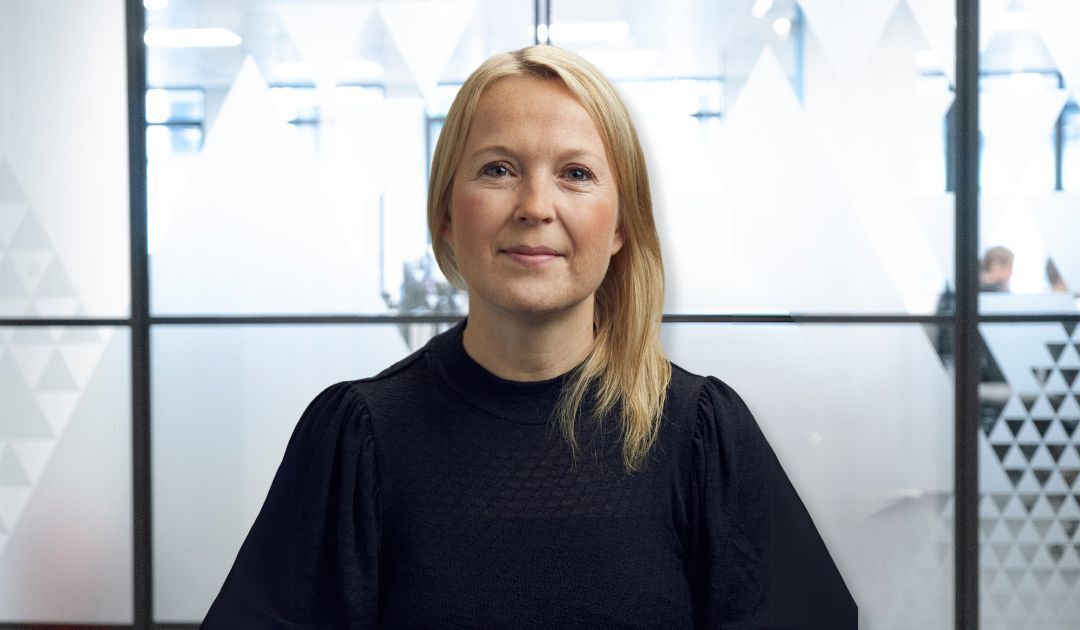 Uk Head Shot Becky Maguire Headshot