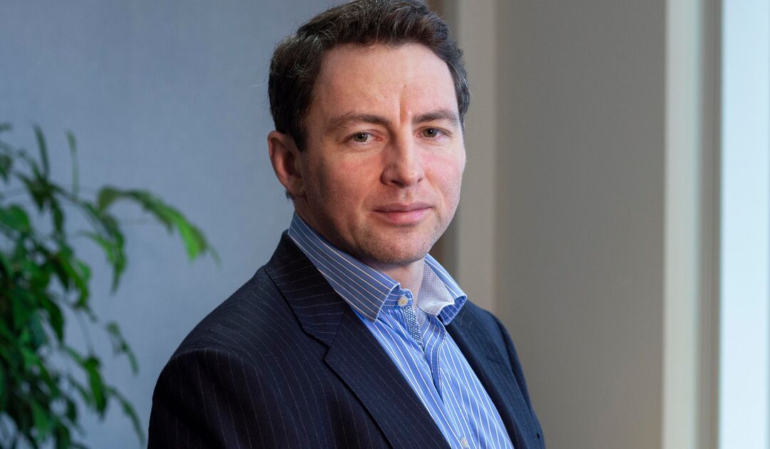 Uk Head Shot Cardiff Oliver John 1