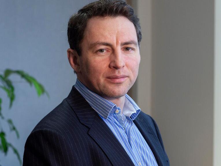 Uk Head Shot Cardiff Oliver John 1