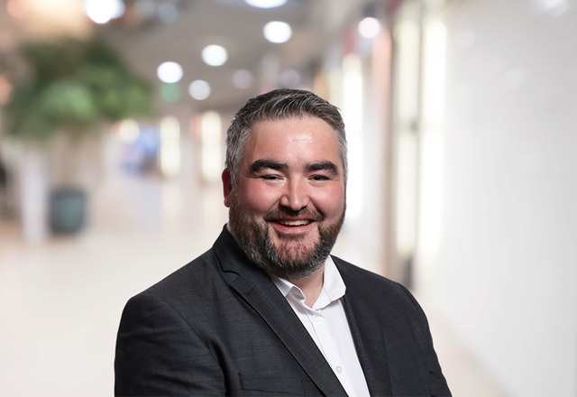 headshot of andrew williamson