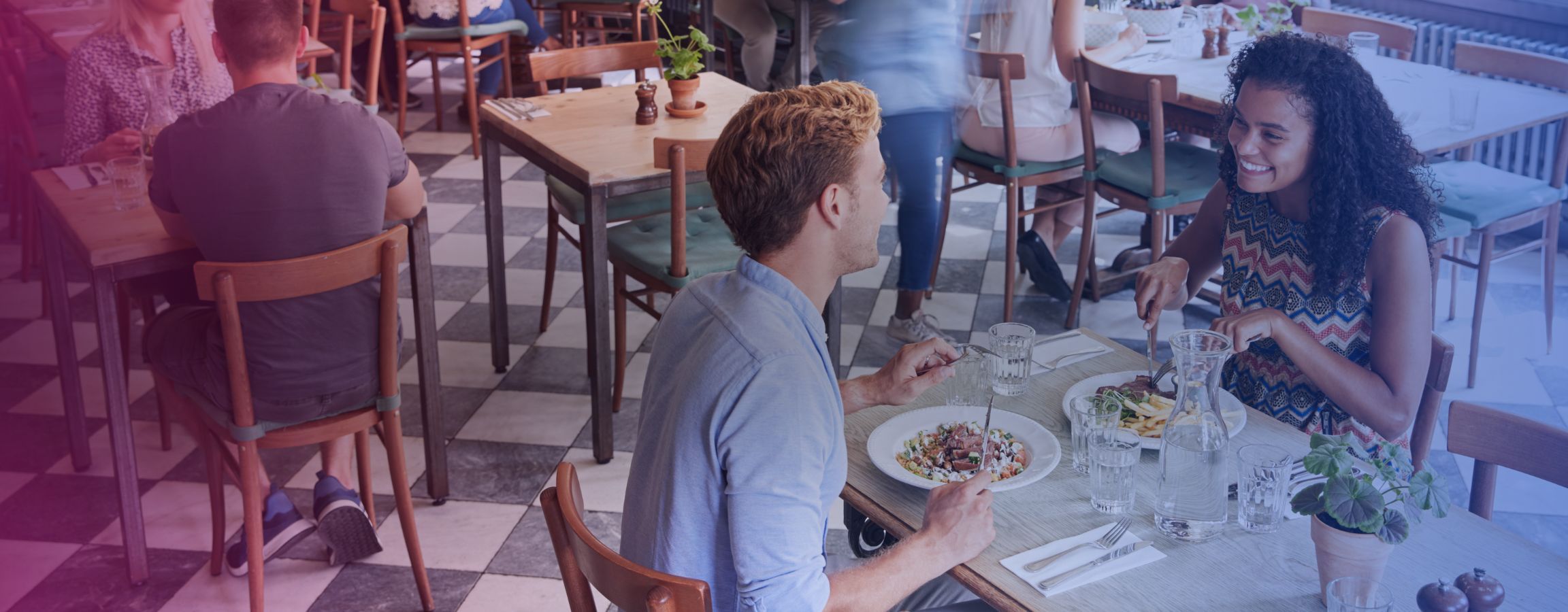 Mann-og-kvinne-pa-restaurant.jpg