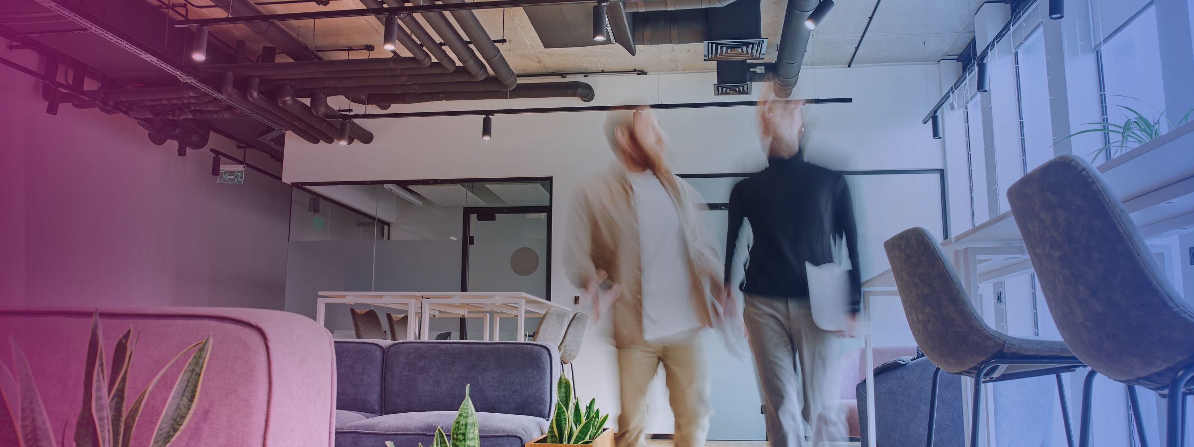 people_walking_and_talking_office