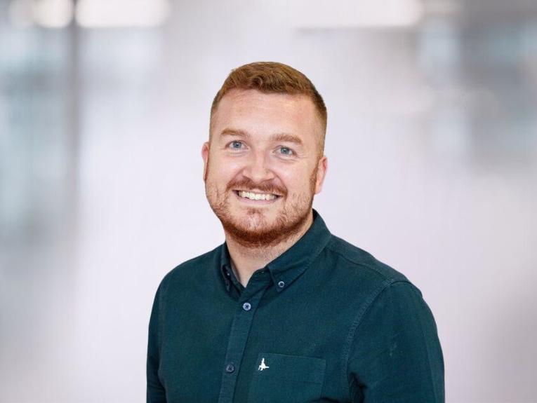 Uk Head Shot Luke Quince