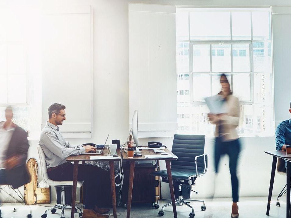 Az Grp 1200x663 Shutterstock 2462702549